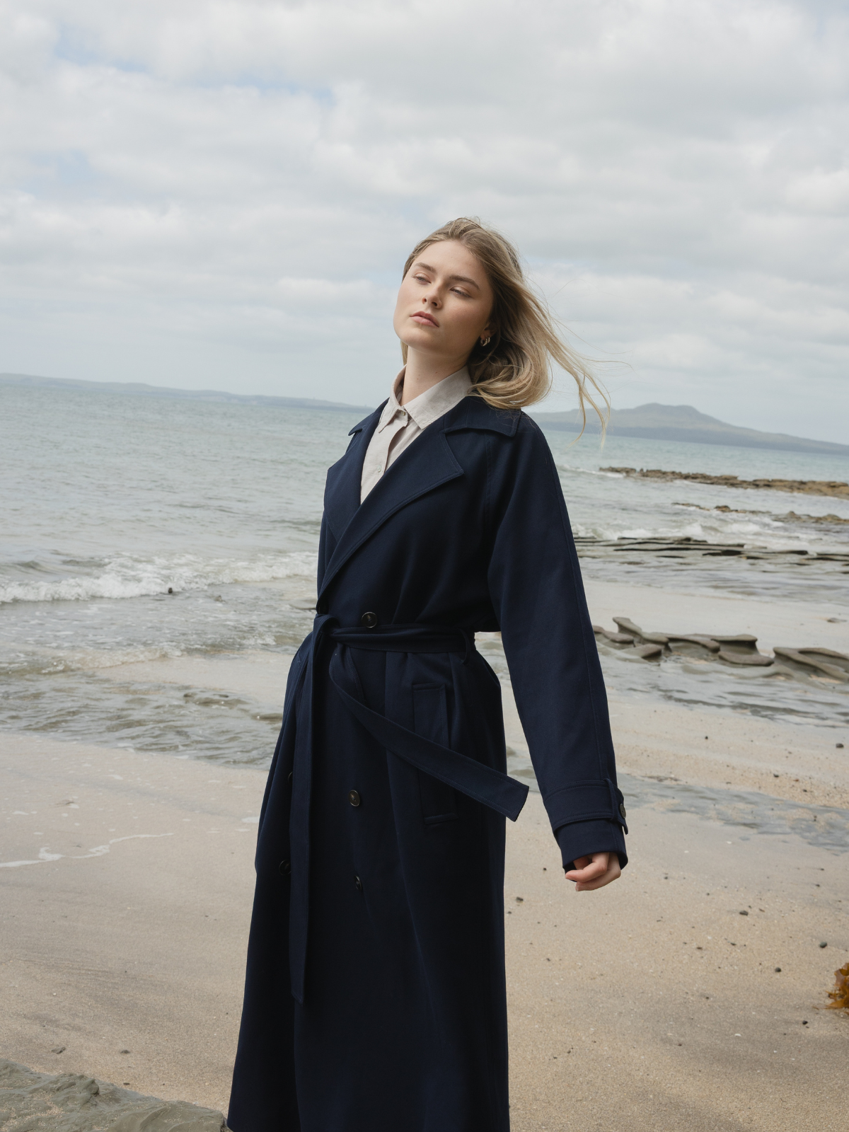 2026SS L'Appartement TRENCH CAPE ネイビー Relaxed Trench – SOPHIE