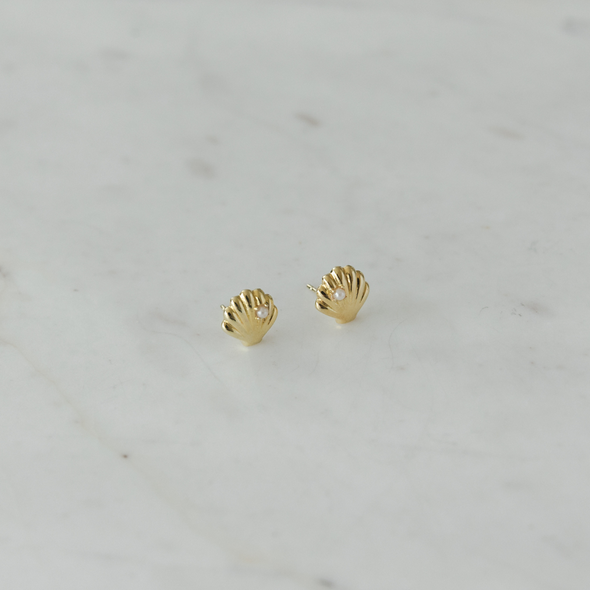 Super She Shell Studs