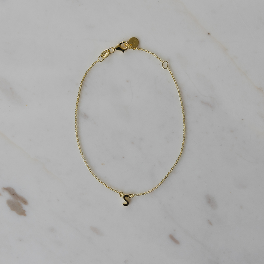 Little Letter Bracelet Gold