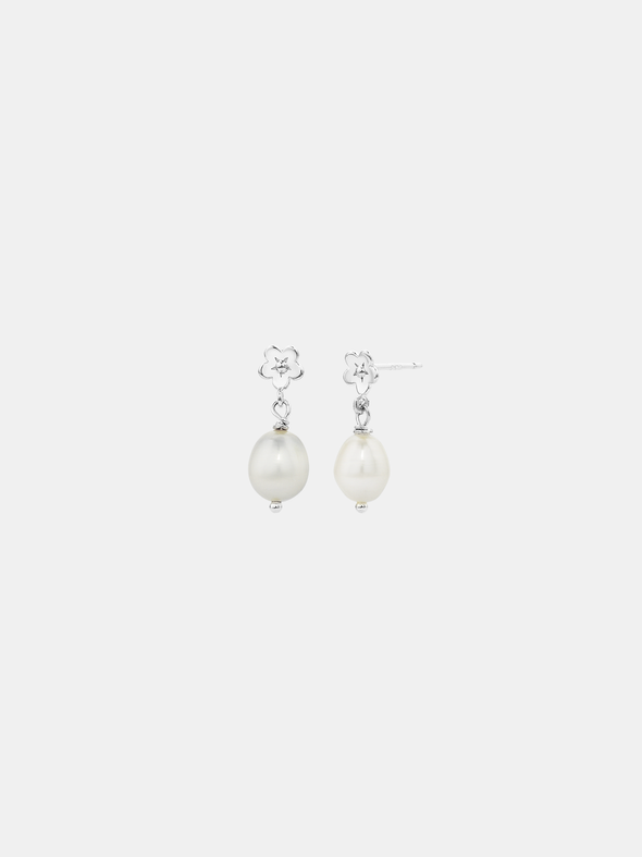 Pearly Daisy Day Studs