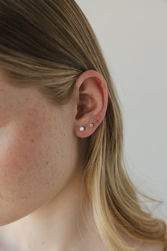 Solitaire Round Studs