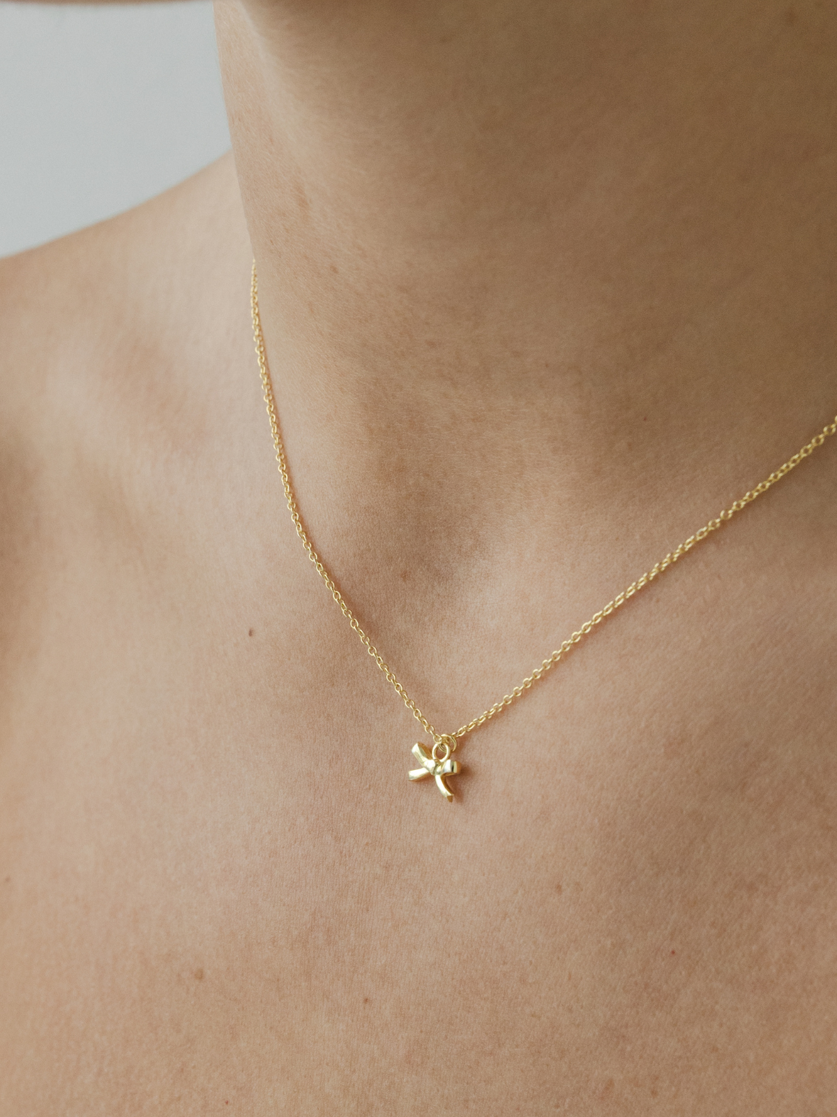 Bow Necklace