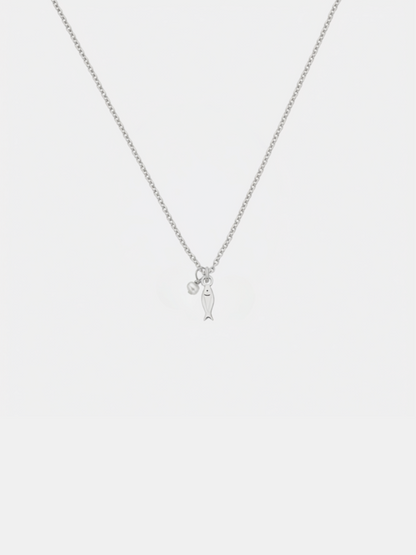 Fishy w. Pearl Necklace