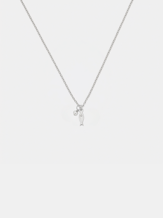 Fishy w. Pearl Necklace
